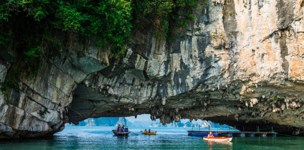 Halong Bay Amazing Cave - Vietnam