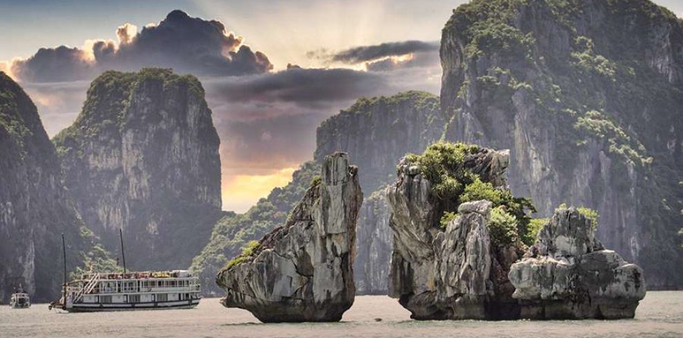 Flight Cock Islet - Halong Bay - Quang Ninh - Vietnam