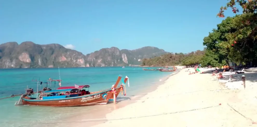 Long Beach - Phi Phi Don Island - Thailand