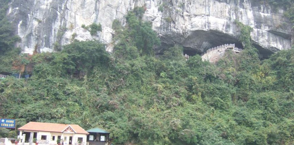 Limestone Cave - Halong Bay - Quang Ninh - Vietnam