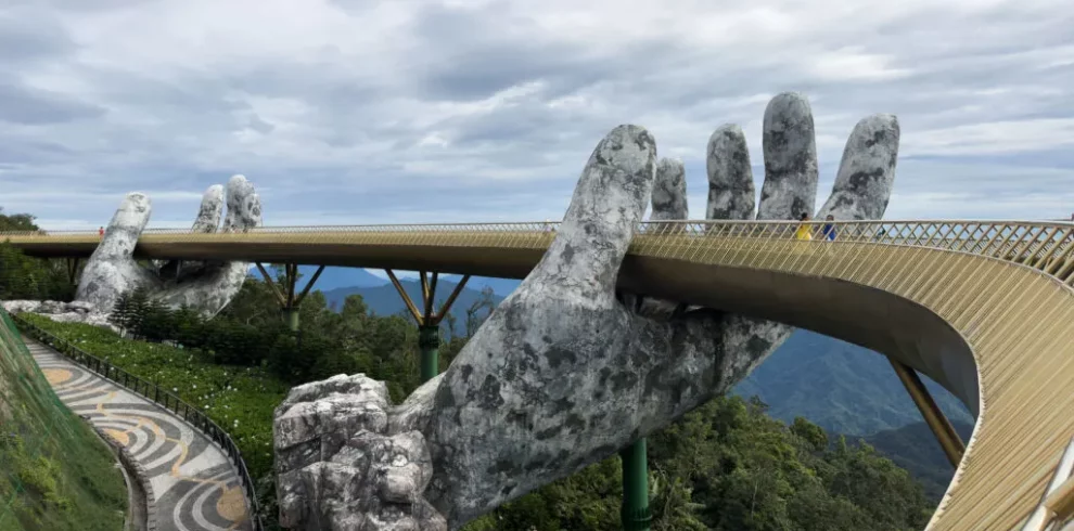 Golden Hand Bridge - Ba Na Hills - Da Nang - Vietnam