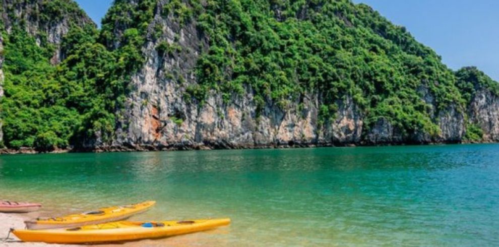 Beach - Halong Bay - Quang Ninh - Vietnam