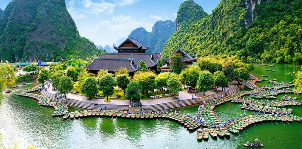 Dai Cave - Trang An Grottoes - Ninh Binh - Vietnam