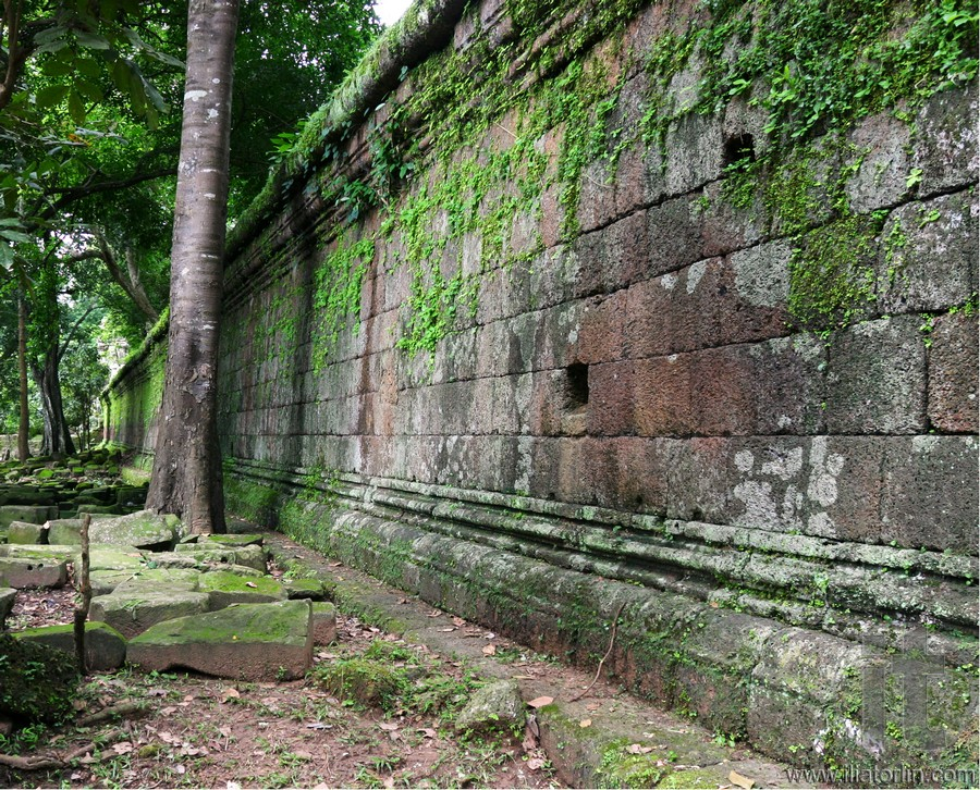 Phimeanakas - Royal Enclosure - Angkor Thom - Siem Reap - Cambodia