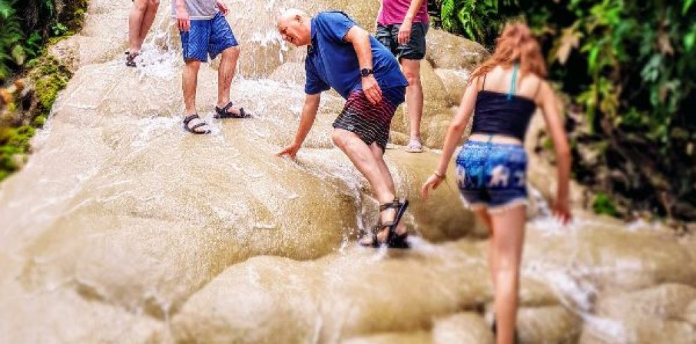 Sticky Waterfalls - Chiang Mai - Thailand